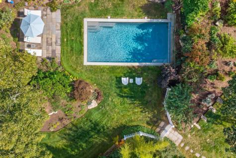 80 Gansett Road Woods Hole MA 02543