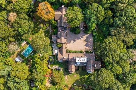 80 Gansett Road Woods Hole MA 02543