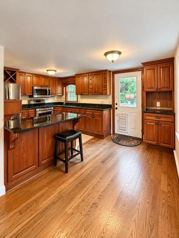 31 Main Street Sandwich MA 02563