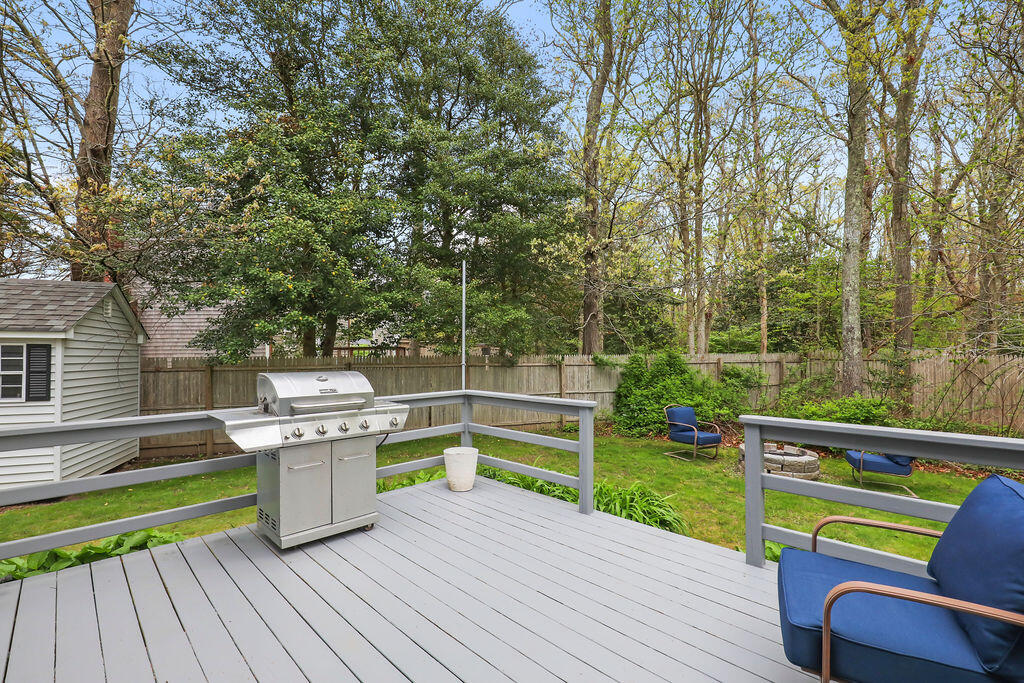 5 Deerfield Road Mashpee MA 02649