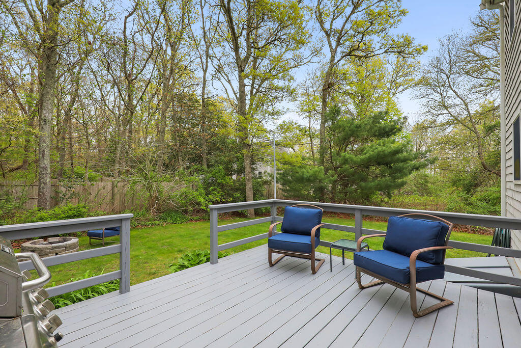 5 Deerfield Road Mashpee MA 02649