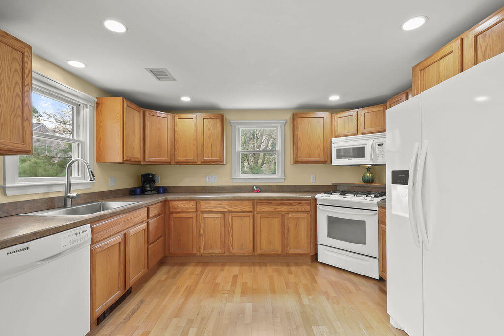 5 Deerfield Road Mashpee MA 02649
