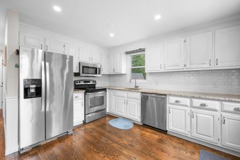 25 Cove Road Forestdale MA 02644