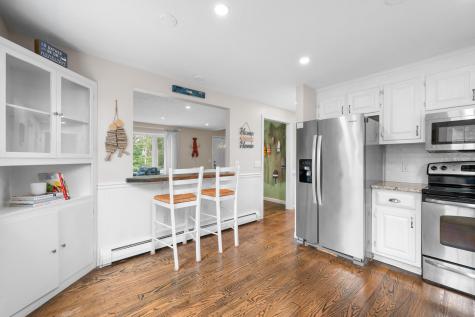25 Cove Road Forestdale MA 02644