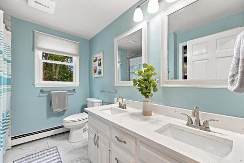 25 Cove Road Forestdale MA 02644