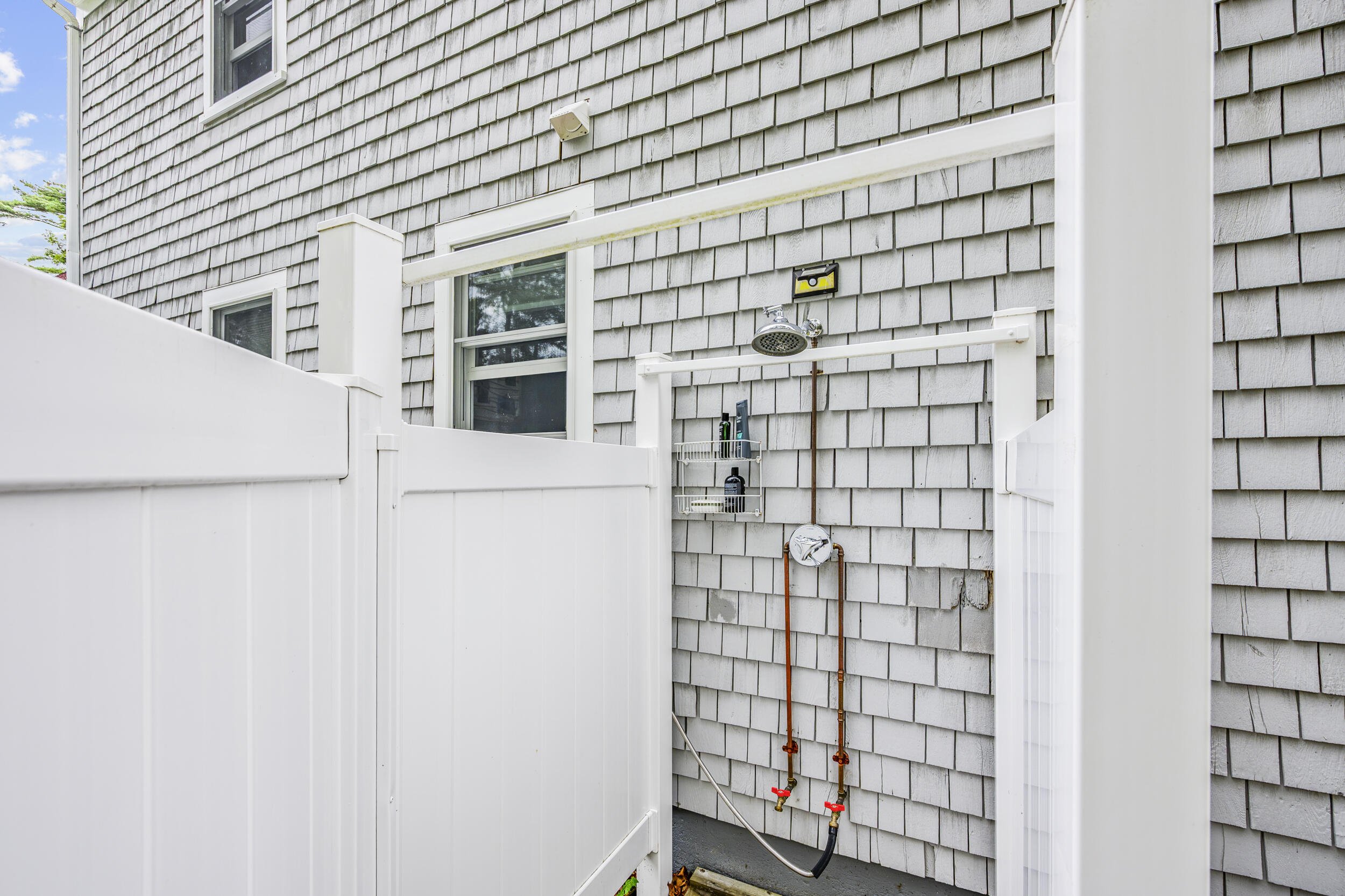 25 Cove Road Forestdale MA 02644