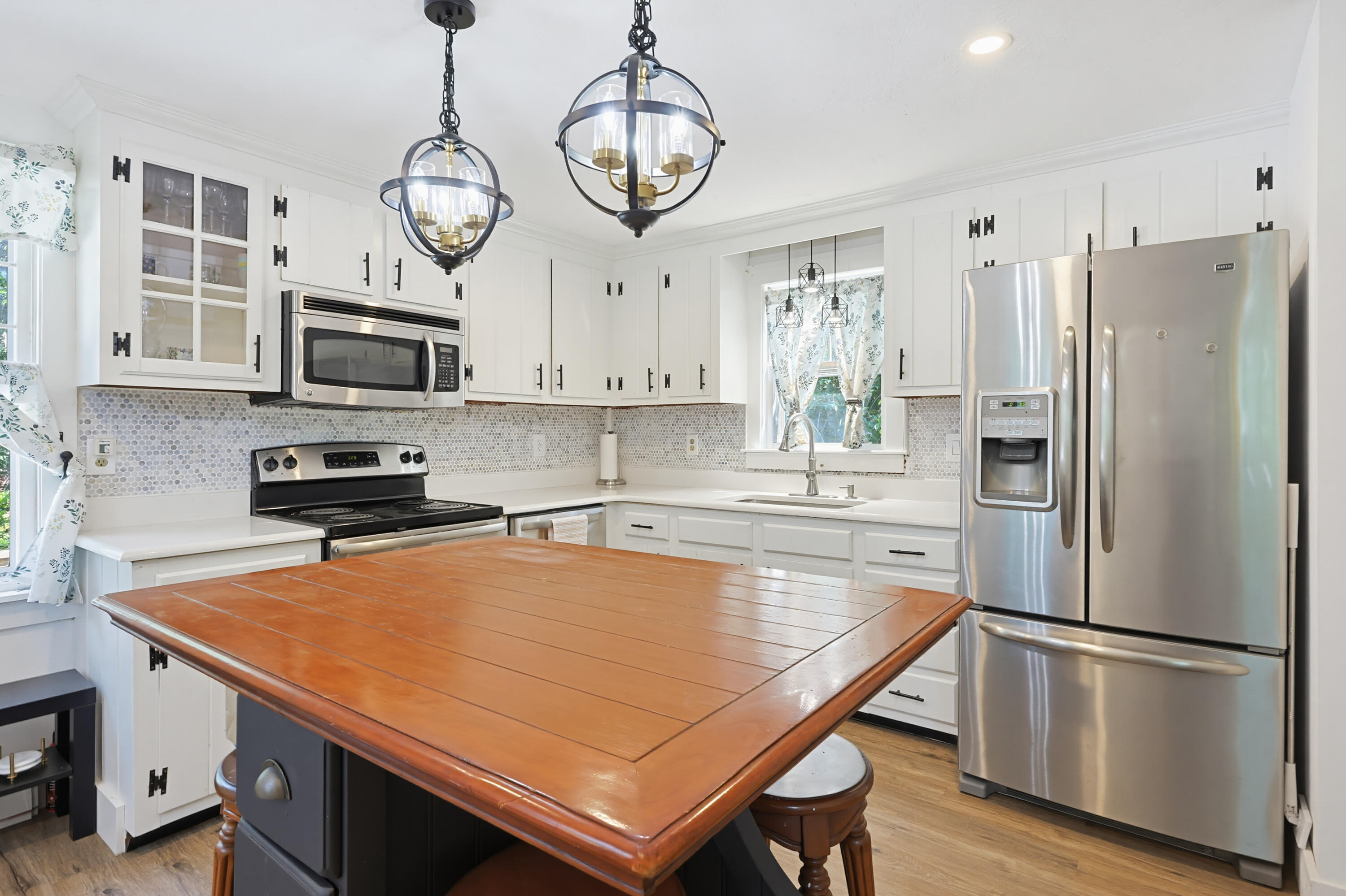 713 Sandwich Road East Falmouth MA 02536