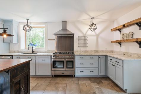 1276 County Road Cataumet MA 02534