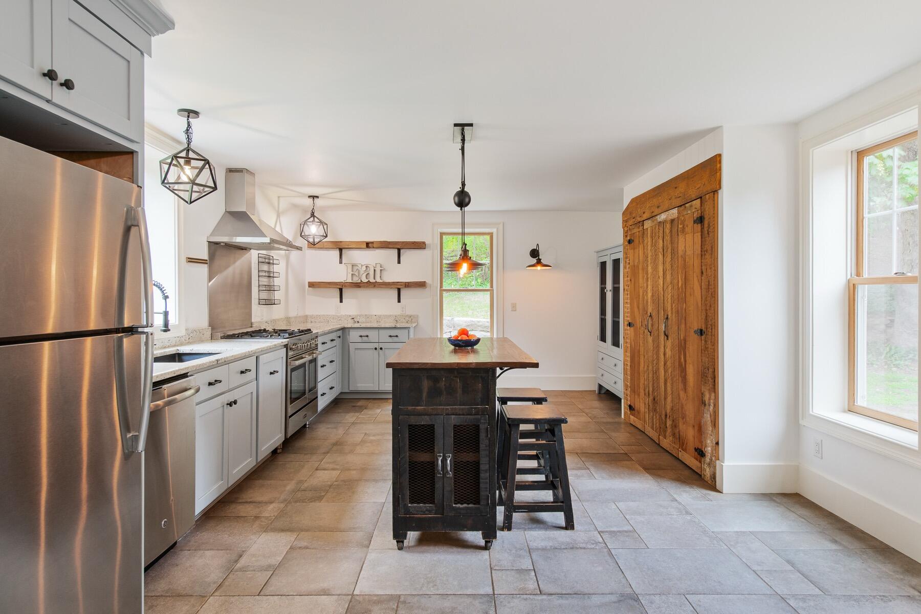 1276 County Road Cataumet MA 02534