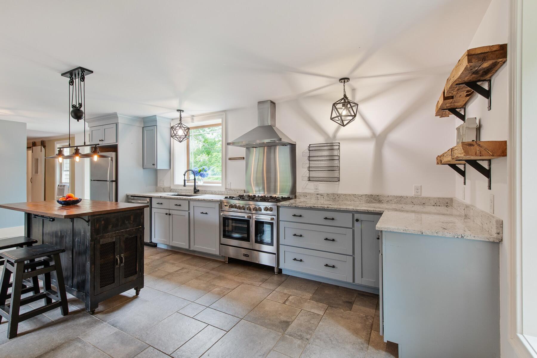 1276 County Road Cataumet MA 02534