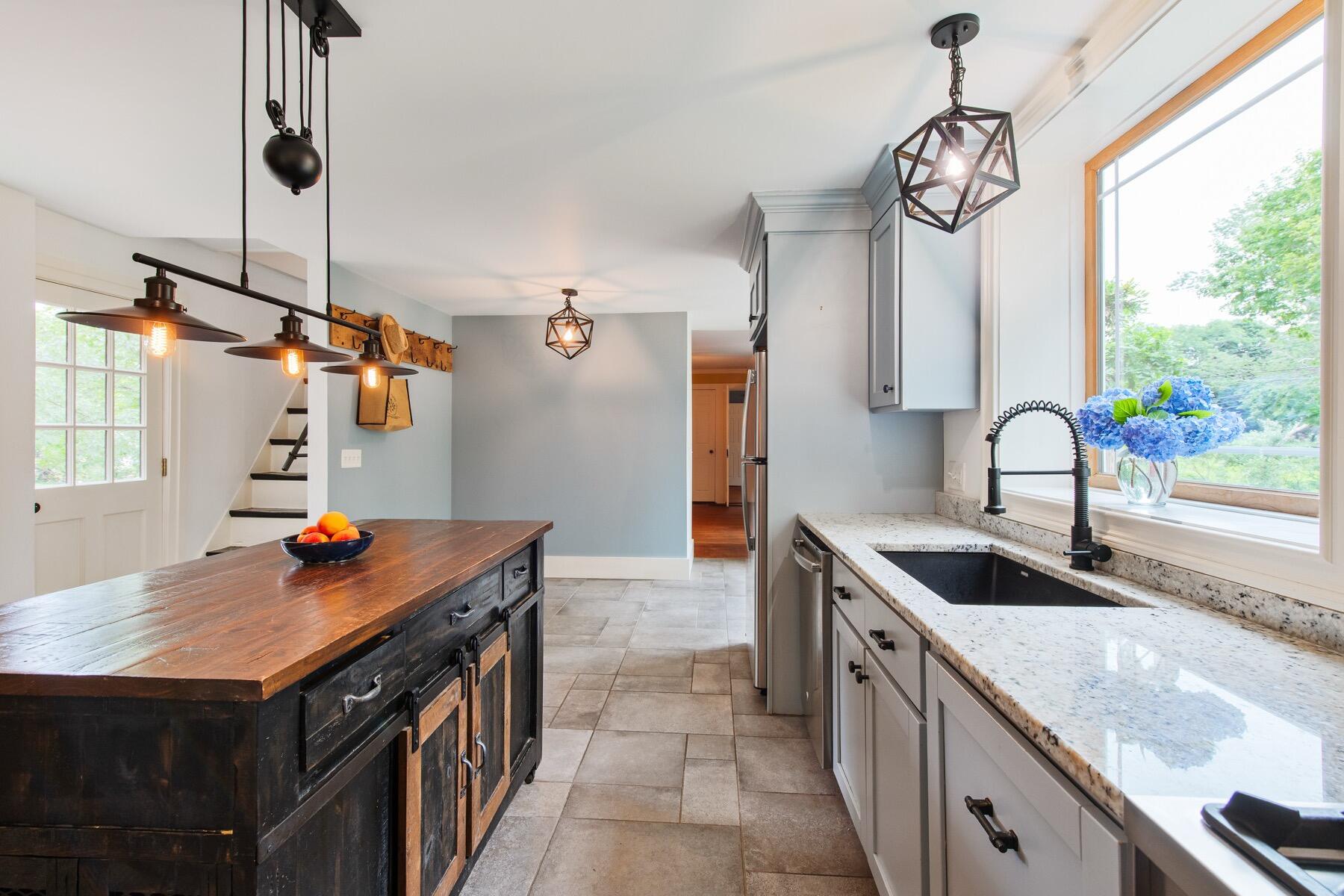 1276 County Road Cataumet MA 02534
