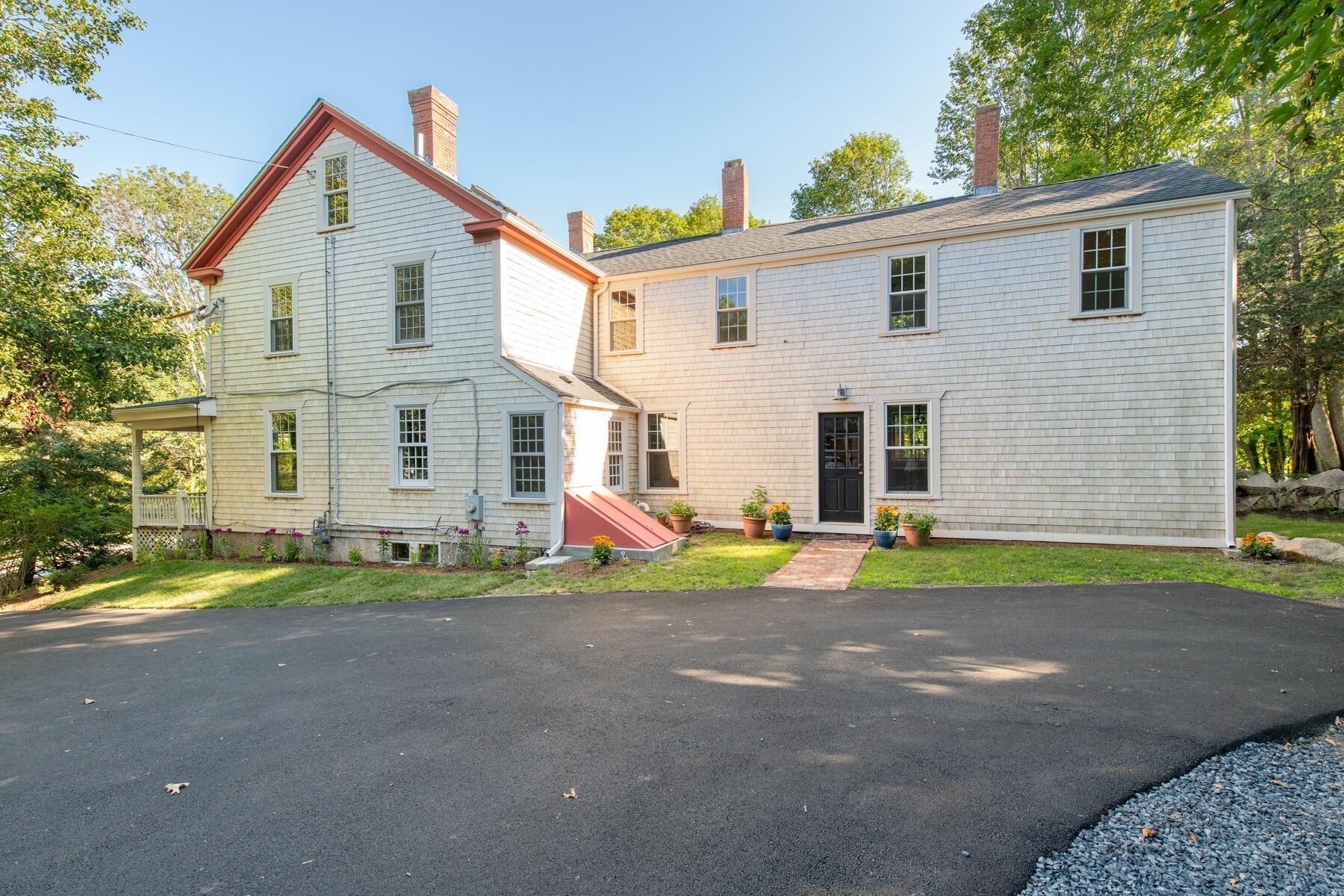 1276 County Road Cataumet MA 02534