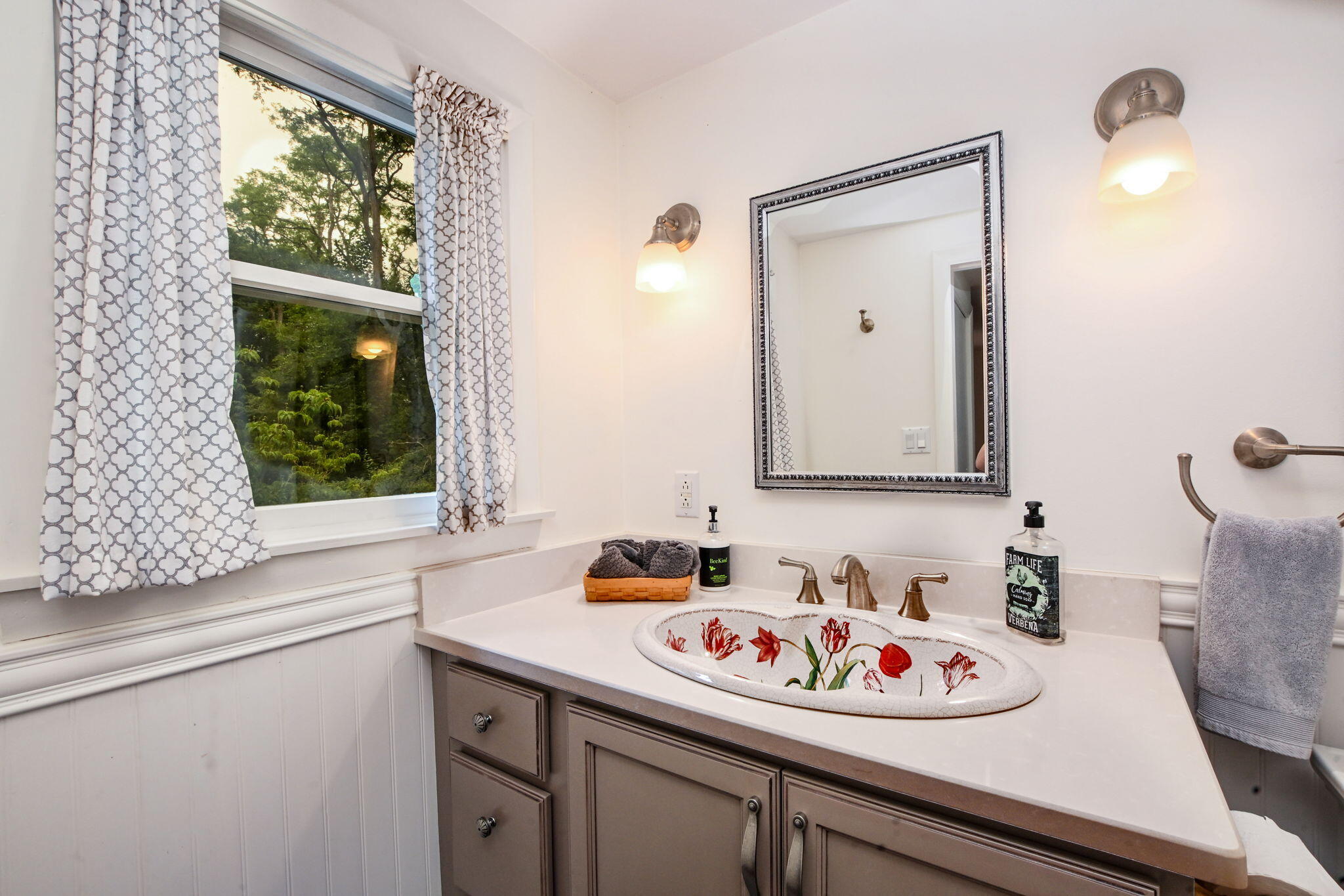 72 Benjamin Nyes Lane Falmouth MA 02540