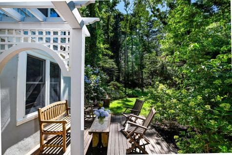 72 Benjamin Nyes Lane Falmouth MA 02540
