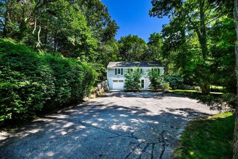 72 Benjamin Nyes Lane Falmouth MA 02540