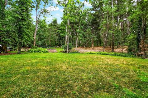 72 Benjamin Nyes Lane Falmouth MA 02540