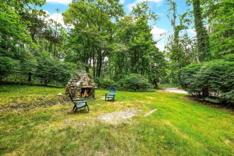 72 Benjamin Nyes Lane Falmouth MA 02540