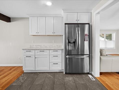 17 Swallow Street Falmouth MA 02536