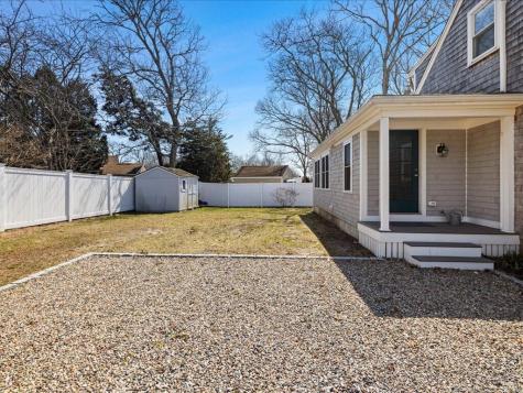 17 Swallow Street Falmouth MA 02536