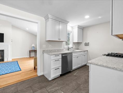 17 Swallow Street Falmouth MA 02536