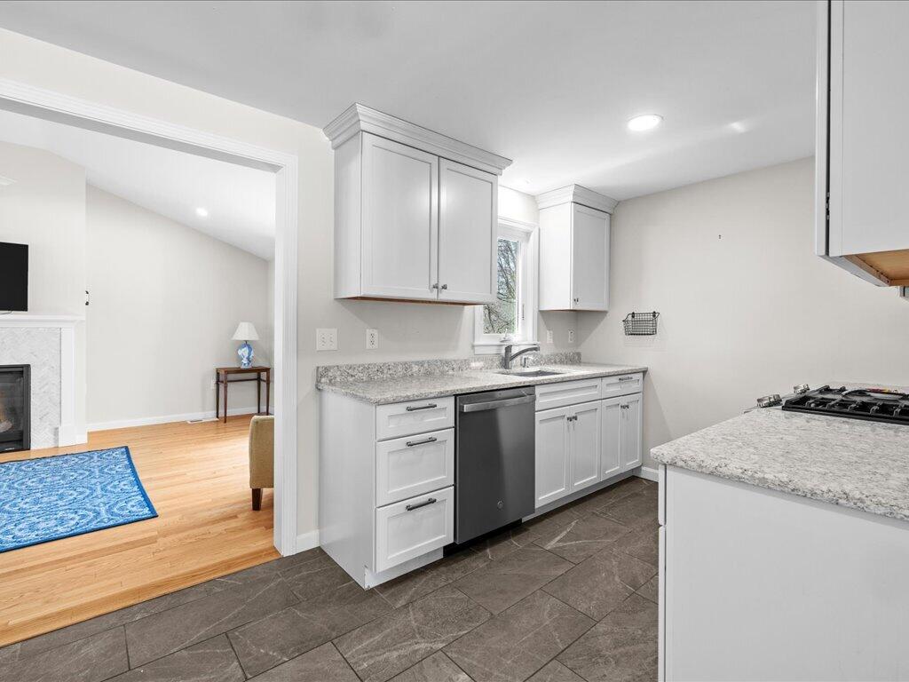 17 Swallow Street Falmouth MA 02536