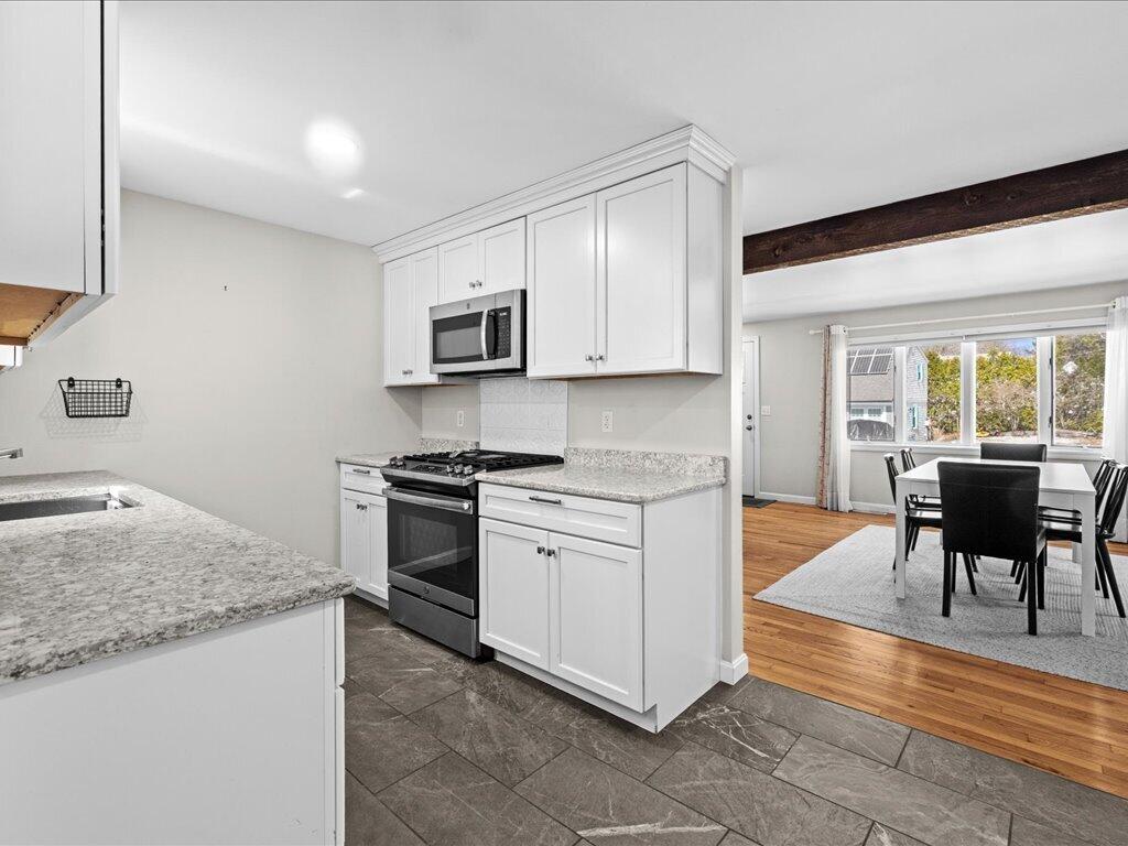 17 Swallow Street Falmouth MA 02536
