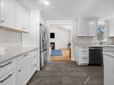 17 Swallow Street Falmouth MA 02536