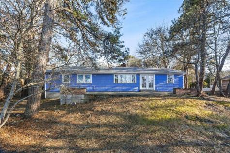 365 Phinneys Lane Barnstable MA 02632