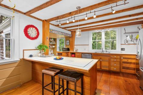 24 Grove Street Sandwich MA 02563