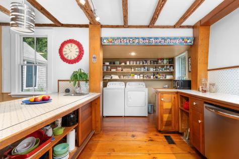 24 Grove Street Sandwich MA 02563
