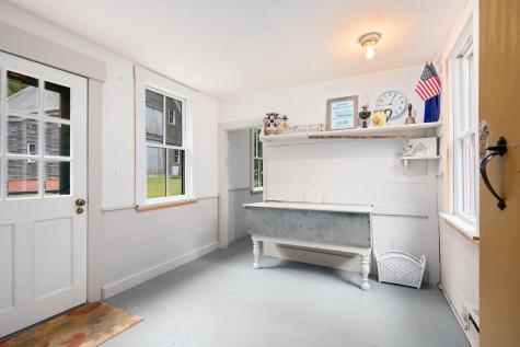 24 Grove Street Sandwich MA 02563
