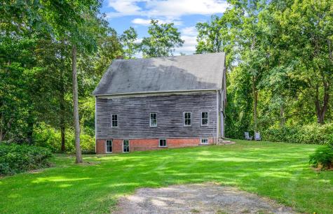 24 Grove Street Sandwich MA 02563