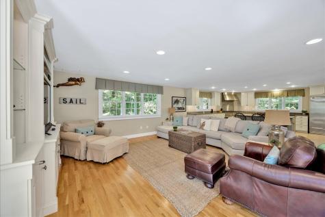 72 Highwood Way Mashpee MA 02649