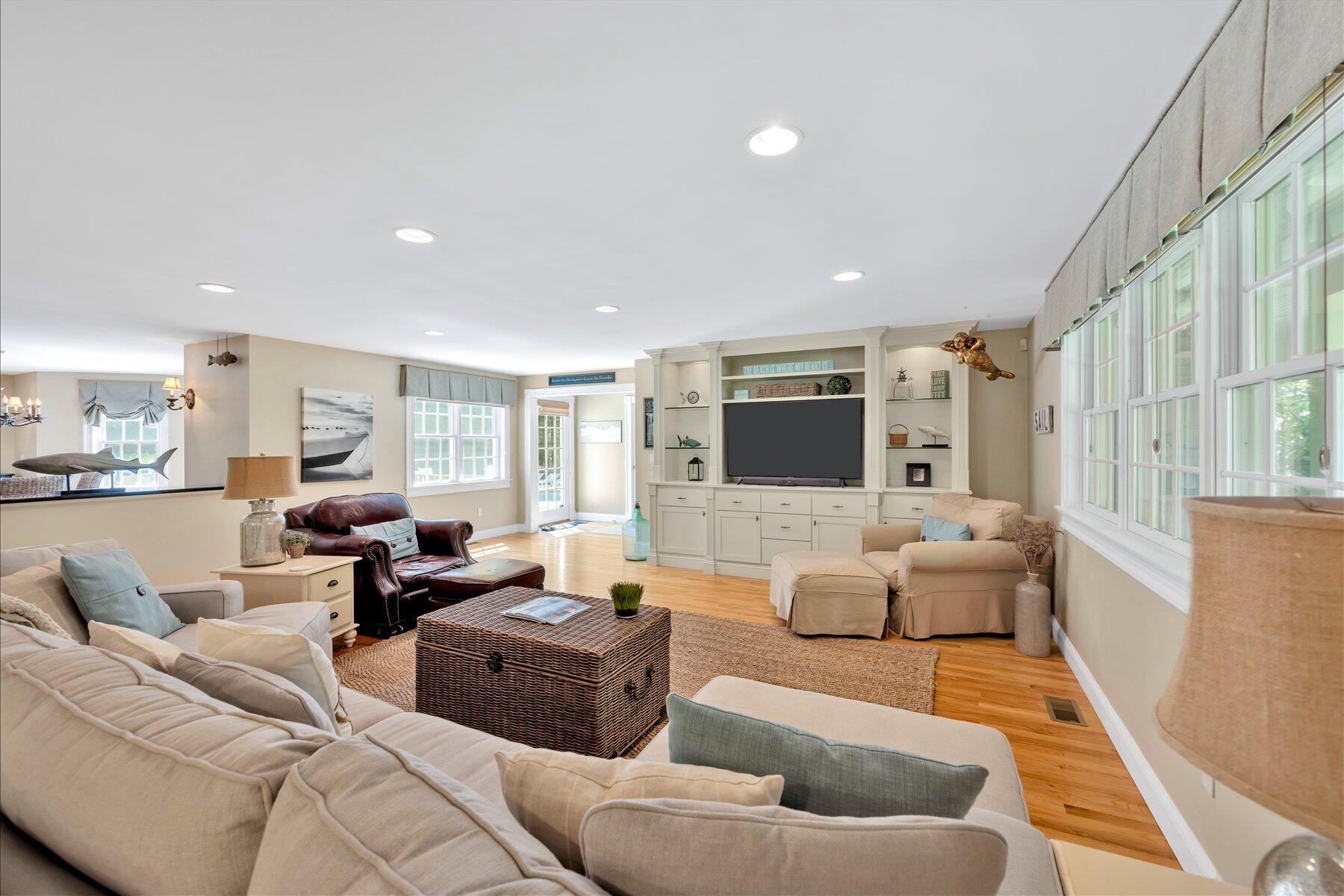 72 Highwood Way Mashpee MA 02649
