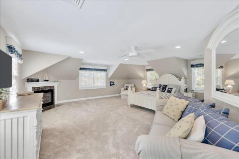 72 Highwood Way Mashpee MA 02649