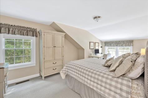 72 Highwood Way Mashpee MA 02649