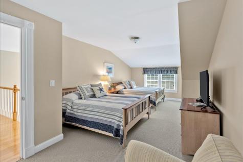 72 Highwood Way Mashpee MA 02649