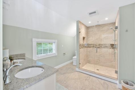 72 Highwood Way Mashpee MA 02649
