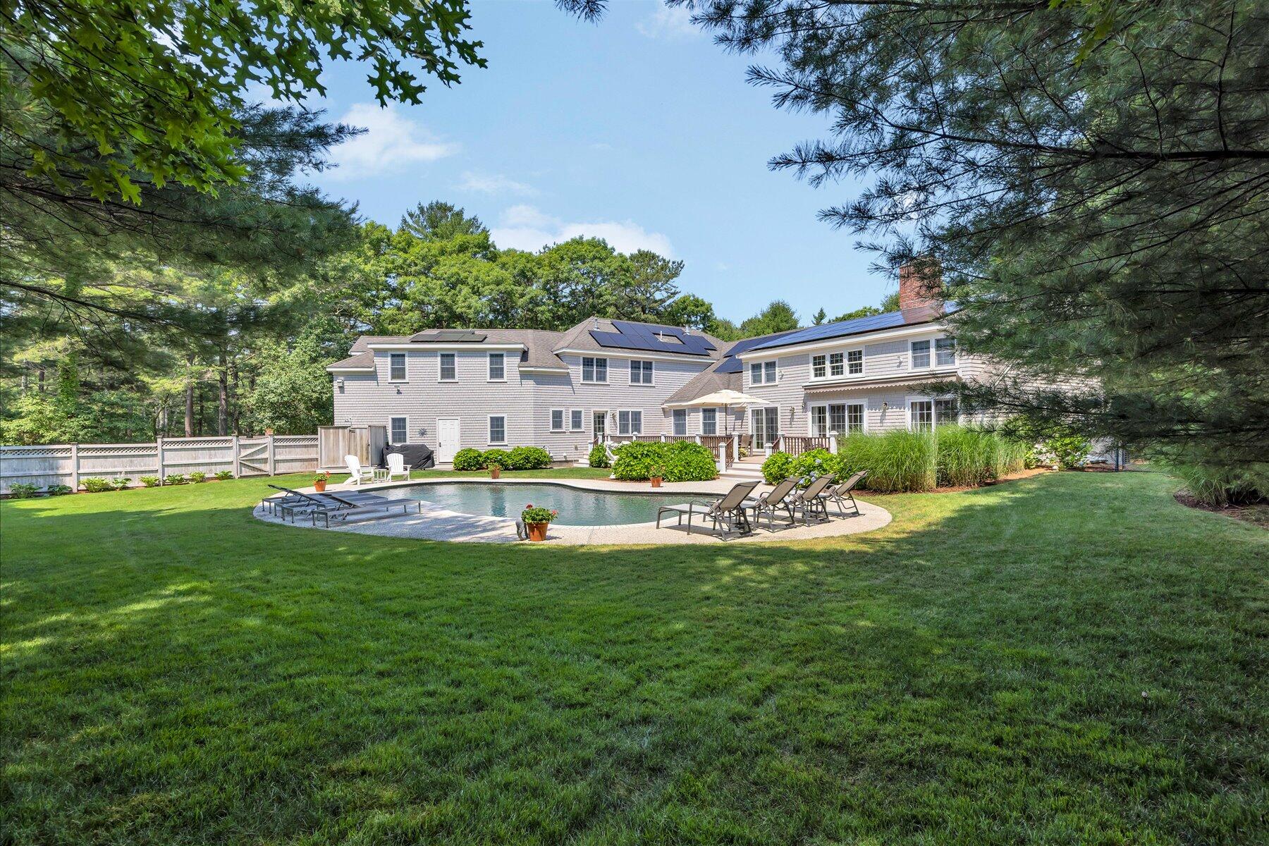 72 Highwood Way Mashpee MA 02649