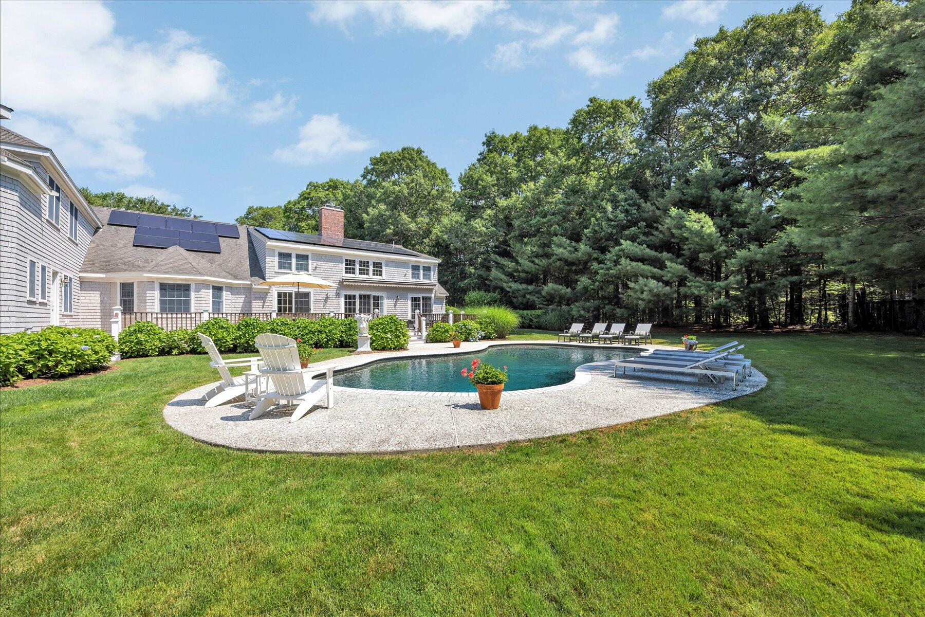 72 Highwood Way Mashpee MA 02649