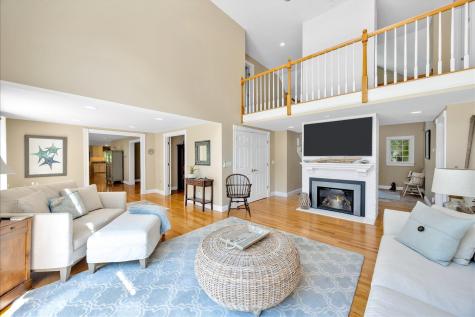 72 Highwood Way Mashpee MA 02649