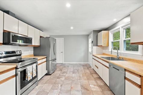 26 Spinnaker Street Sandwich MA 02563