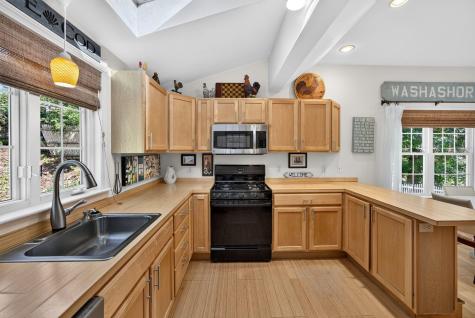 68 Horseshoe Bend Way Mashpee MA 02649