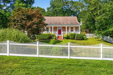 68 Horseshoe Bend Way Mashpee MA 02649
