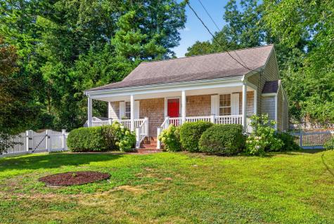 68 Horseshoe Bend Way Mashpee MA 02649