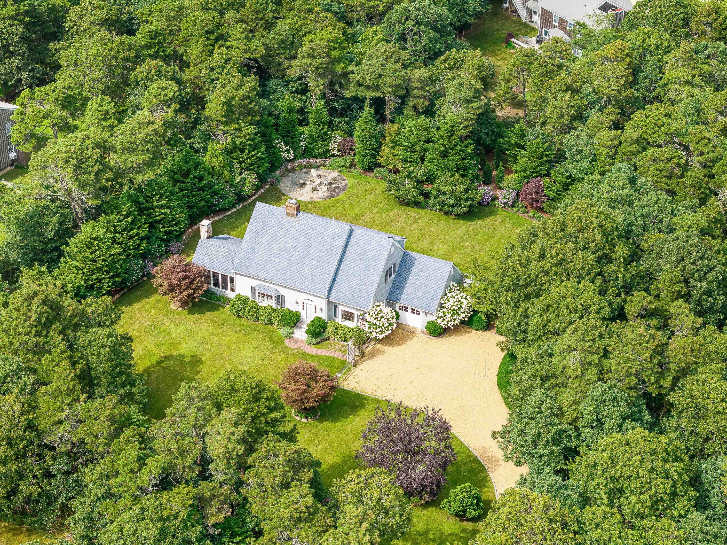 16 Old Dunham's Corner Way Edgartown MA 02539