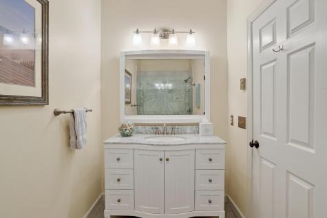 16 Old Dunham's Corner Way Edgartown MA 02539