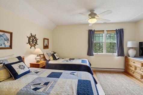 16 Old Dunham's Corner Way Edgartown MA 02539