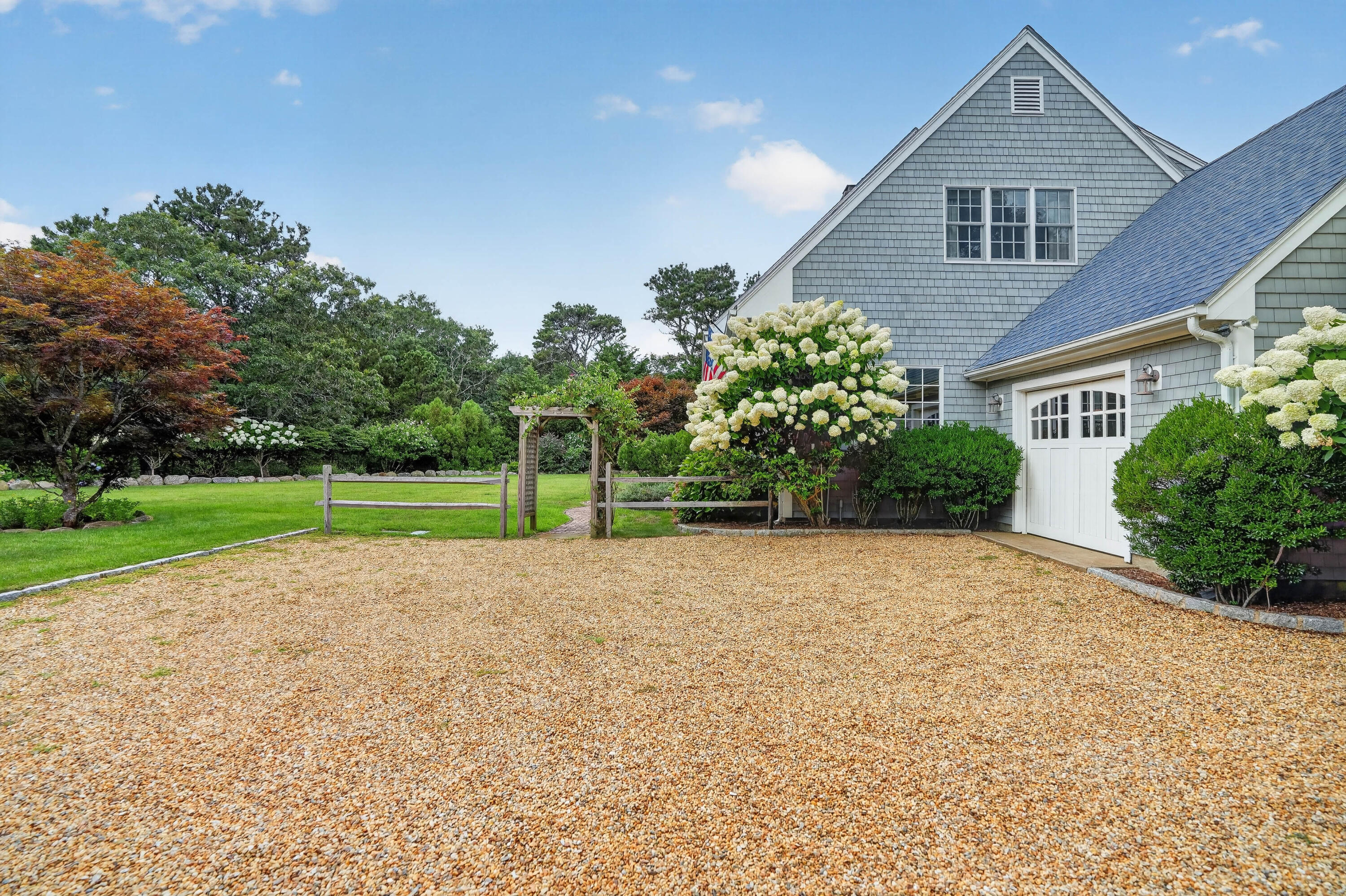 16 Old Dunham's Corner Way Edgartown MA 02539