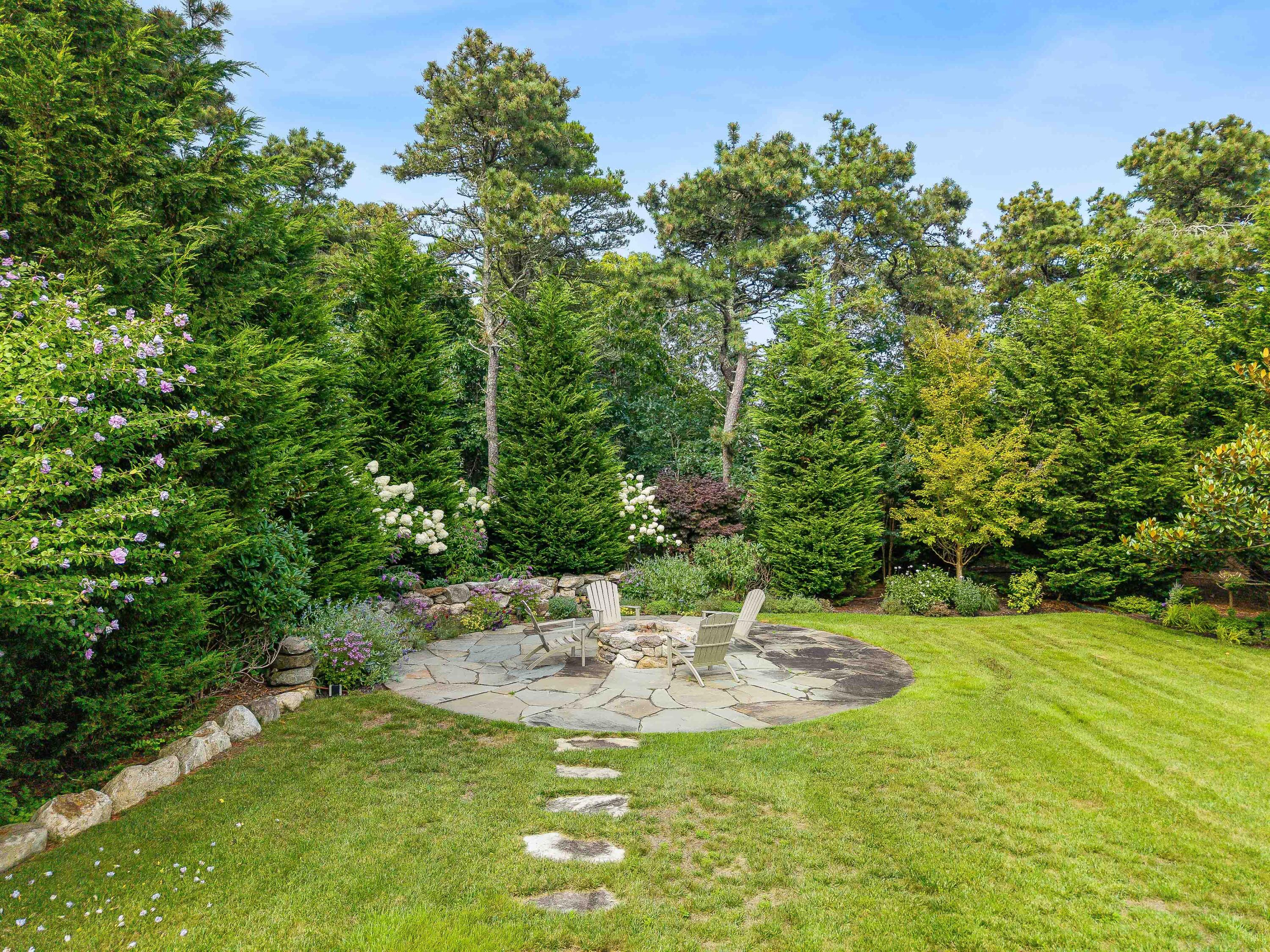 16 Old Dunham's Corner Way Edgartown MA 02539